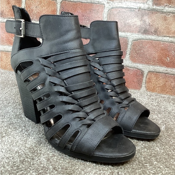 Maurice’s Chloe womens black Gladiator sandals size 7 - Picture 1 of 7